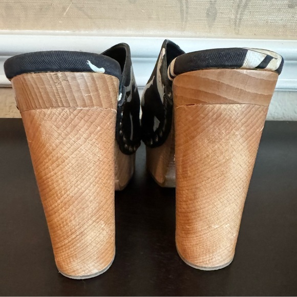 Miu Miu “Abstract Printed Naked Clogs” - Picture 8 of 10